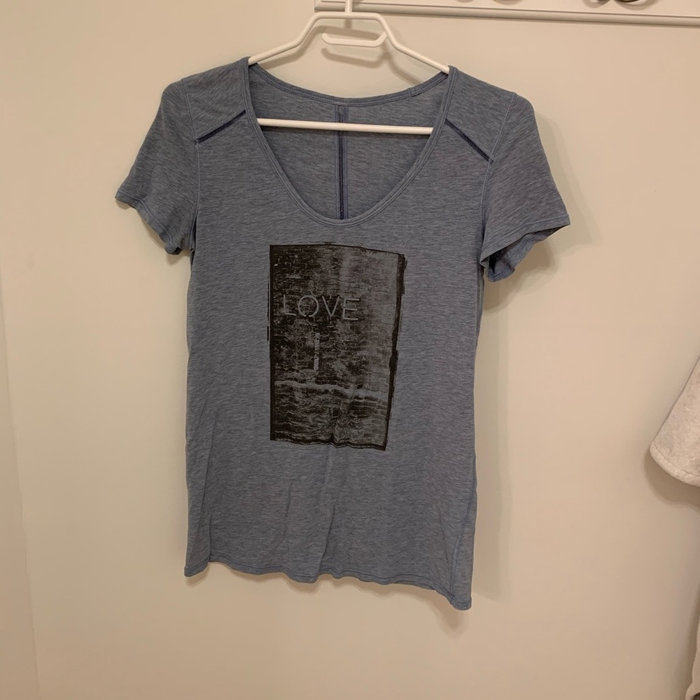 EUC Lululemon 🍋 Super Soft “Love” T-shirt Size 4